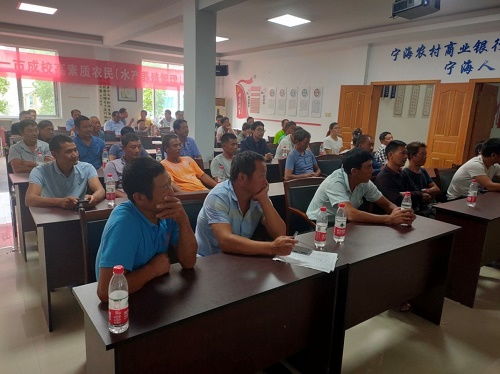 双抓双比促提升 一市成校开展高素质农民水产养殖培训活动